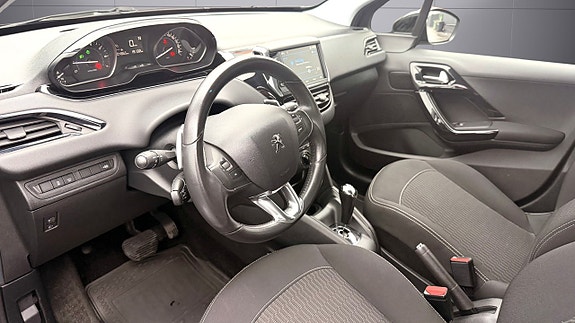Peugeot 208 12 of 21