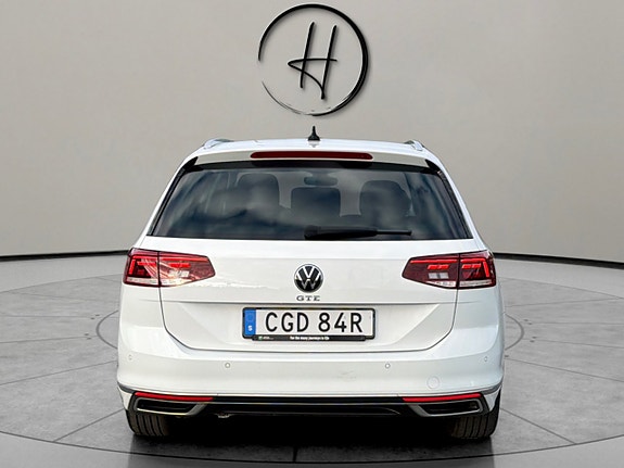 Volkswagen Passat 4 of 30