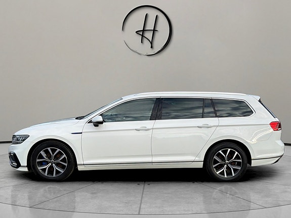 Volkswagen Passat 6 of 30