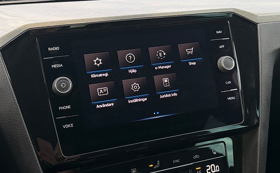 Volkswagen Passat 17 of 30