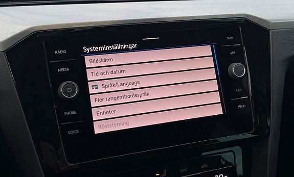 Volkswagen Passat 29 of 30