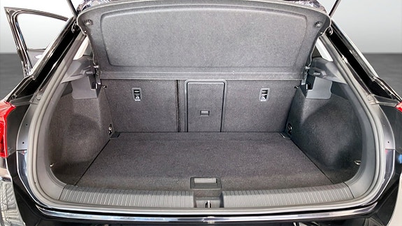 Volkswagen T-Roc 12 of 12