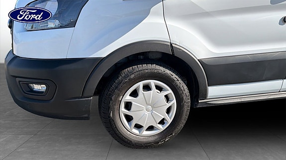 Ford Transit 9 of 11
