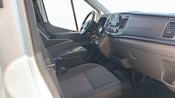 Ford Transit 3 of 11
