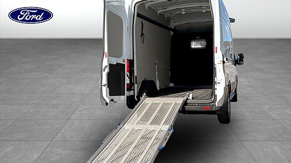 Ford Transit 10 of 11