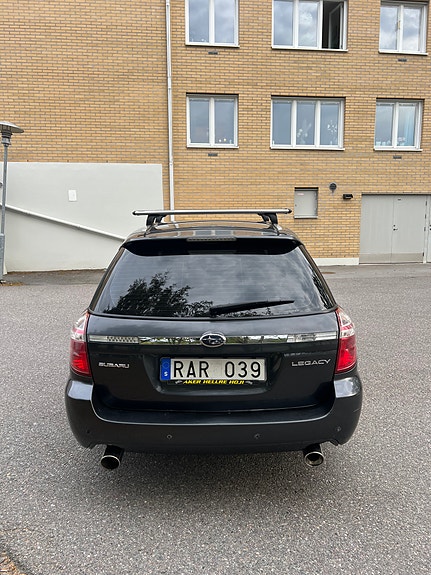 Subaru Legacy 13 of 17