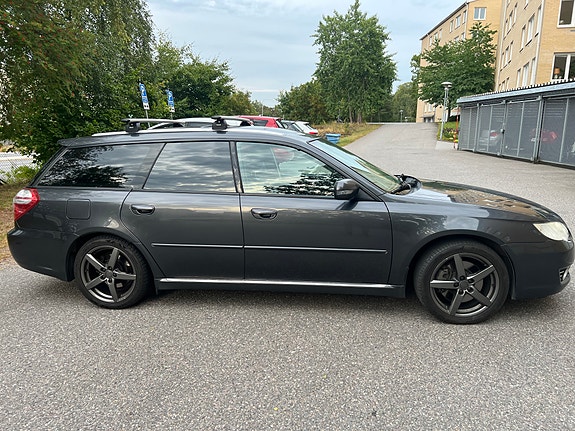 Subaru Legacy 17 of 17