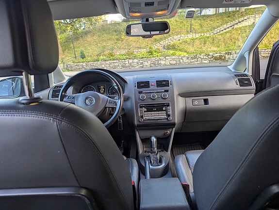 Volkswagen Touran Cross 4 of 11