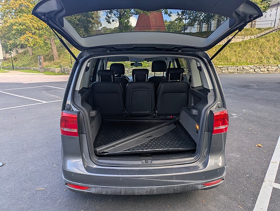 Volkswagen Touran Cross 8 of 11