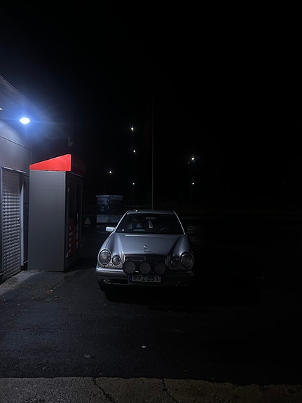 Mercedes-Benz E230 11 of 11