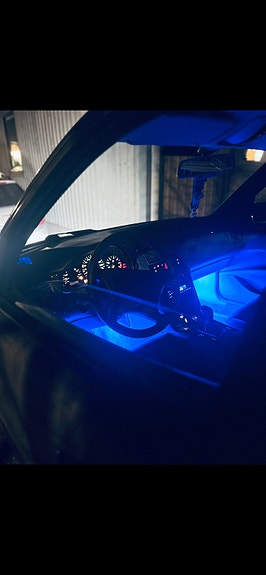Mercedes-Benz E230 7 of 11