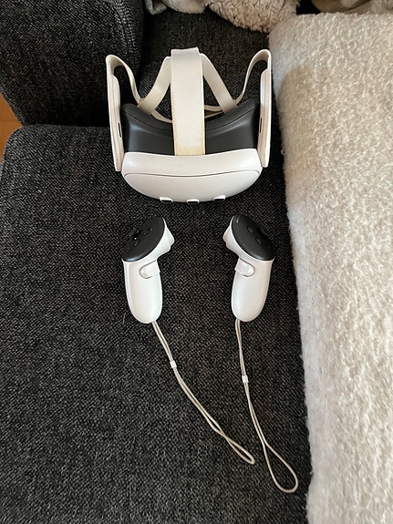 Meta Quest 3 VR-headset med handkontroller vit