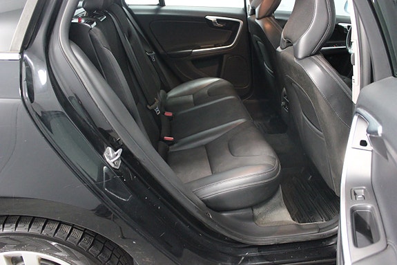 Volvo V60 11 of 24