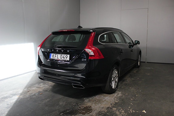 Volvo V60 4 of 24