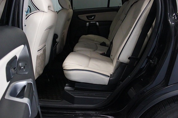 Volvo XC90 12 of 27