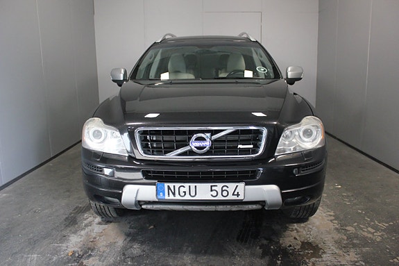 Volvo XC90 5 of 27