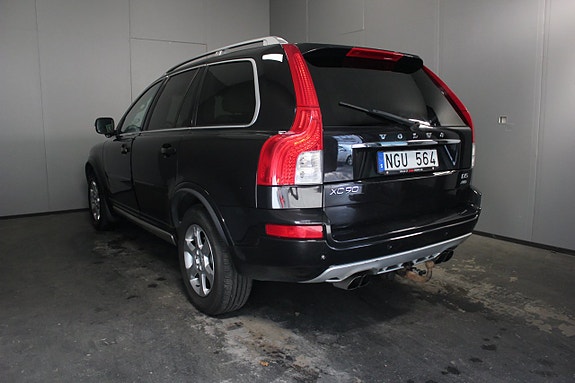 Volvo XC90 3 of 27