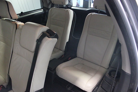 Volvo XC90 14 of 27