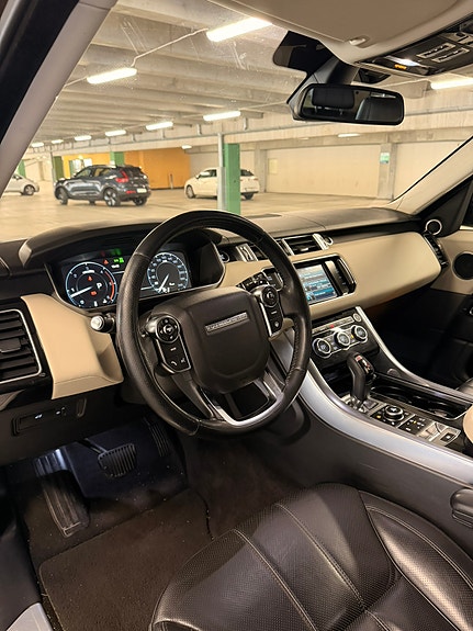 Land Rover Range Rover Sport 8 of 15