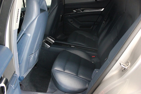 Porsche Panamera 4S 12 of 25
