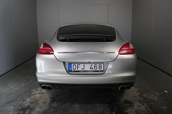 Porsche Panamera 4S 6 of 25