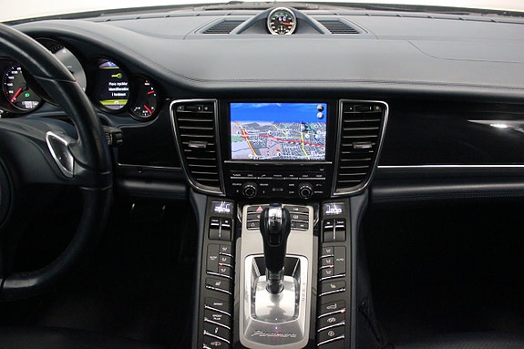 Porsche Panamera 4S 19 of 25