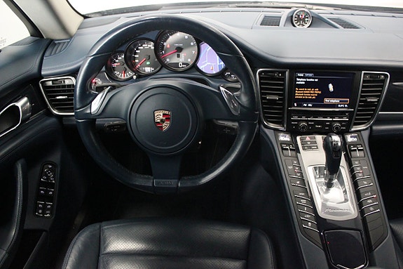 Porsche Panamera 4S 16 of 25