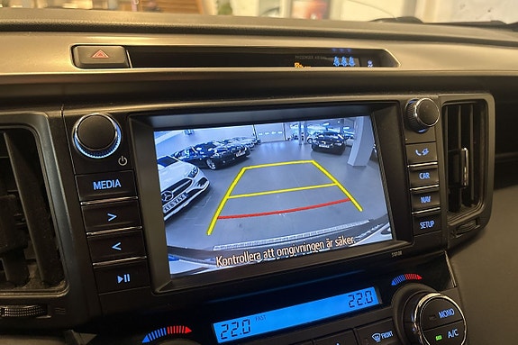 Toyota RAV4 16 of 23