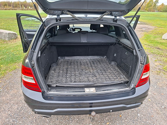 Mercedes-Benz C250 8 of 9