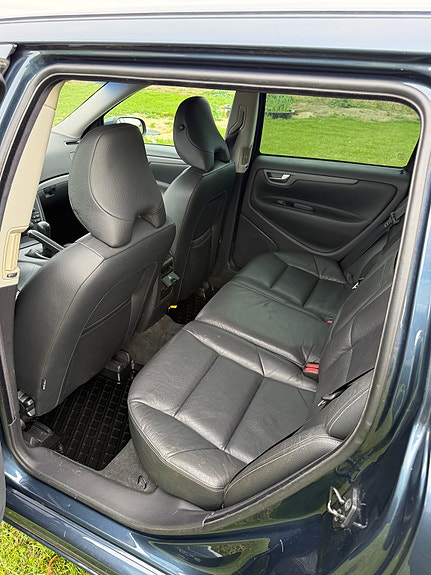 Volvo V70 9 of 12