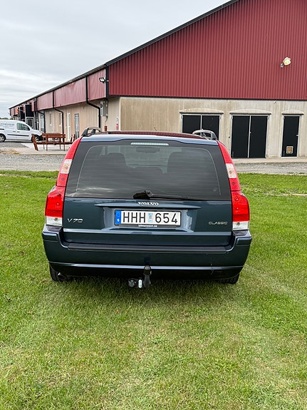 Volvo V70 6 of 12