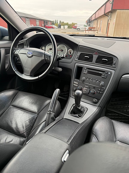 Volvo V70 11 of 12