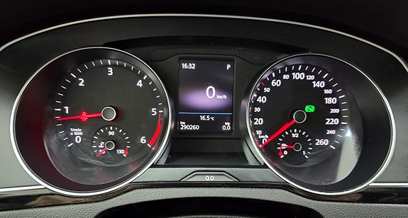Volkswagen Passat Alltrack 12 of 21