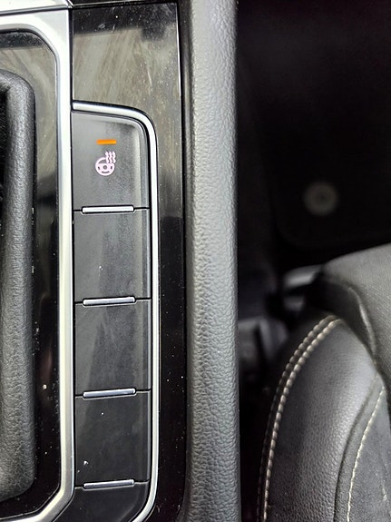 Volkswagen Passat Alltrack 14 of 21