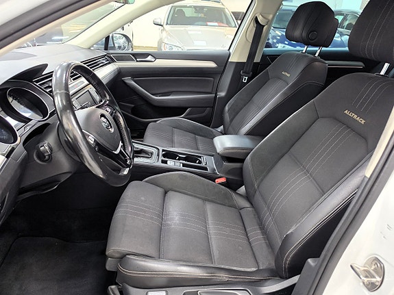Volkswagen Passat Alltrack 7 of 21