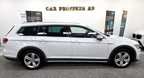 Volkswagen Passat Alltrack 5 of 21