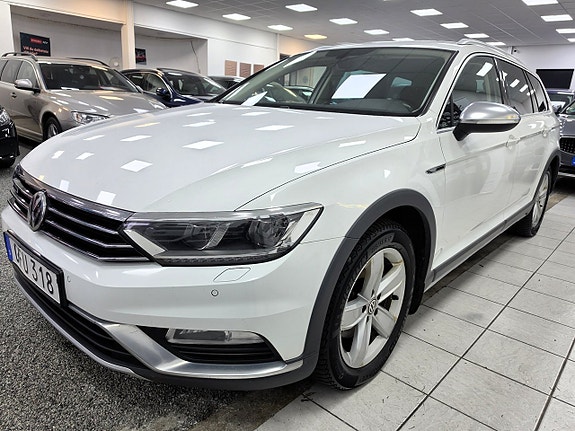 Volkswagen Passat Alltrack 2 of 21