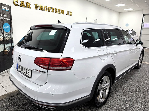 Volkswagen Passat Alltrack 3 of 21