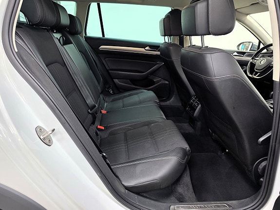 Volkswagen Passat Alltrack 6 of 21