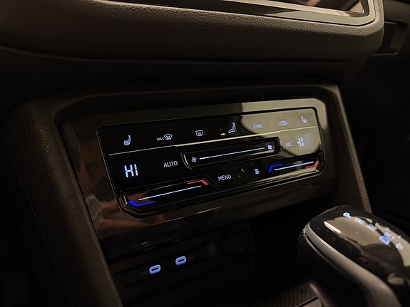 Volkswagen Tiguan 13 of 24
