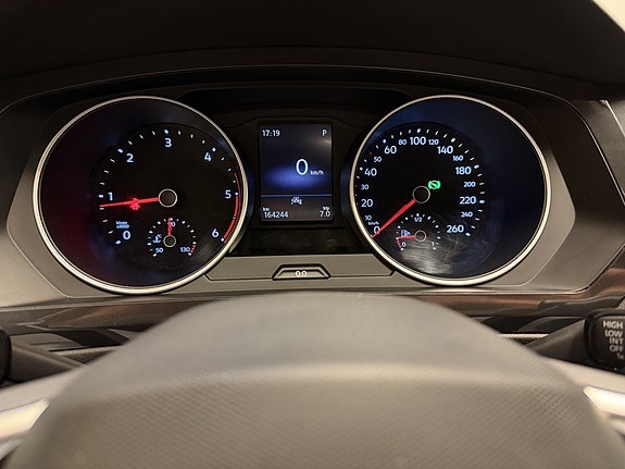 Volkswagen Tiguan 12 of 24