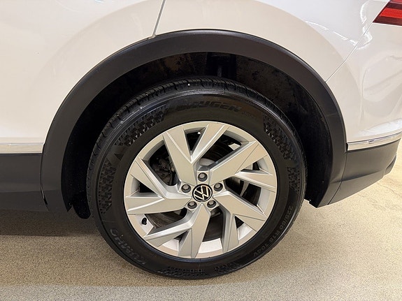 Volkswagen Tiguan 4 of 24