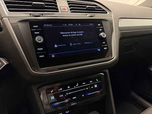 Volkswagen Tiguan 16 of 24