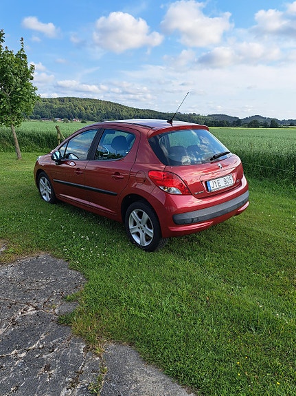Peugeot 207 2 of 5
