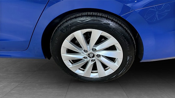 Skoda Octavia 3 of 10
