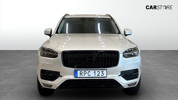 Volvo XC90 8 of 16