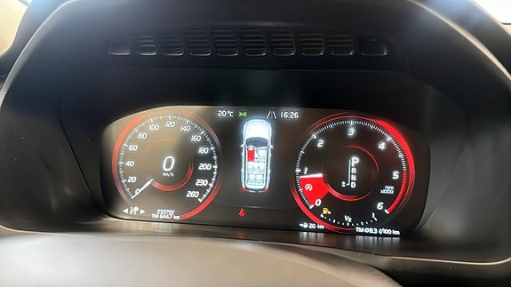 Volvo XC90 14 of 16