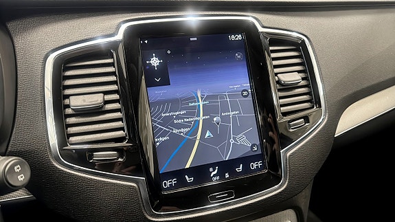 Volvo XC90 15 of 16