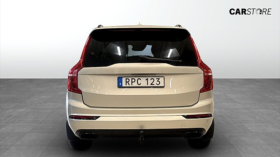 Volvo XC90 7 of 16