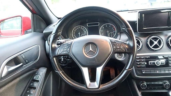 Mercedes-Benz A180 7 of 11